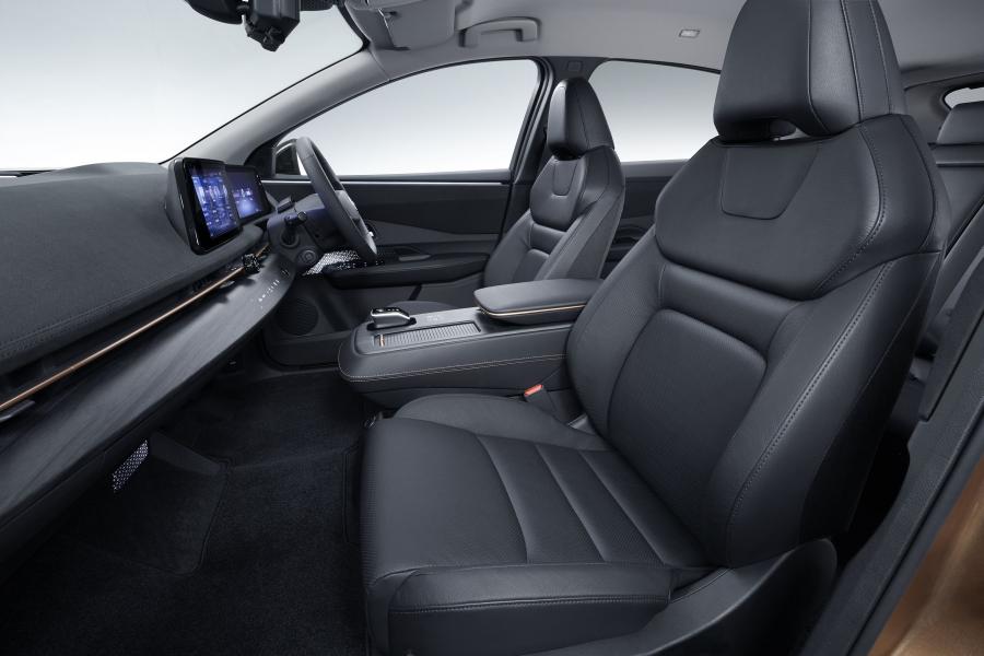 Интерьер Nissan Ariya e-4orce 2020 года  (JP) (фото 24 из 53)